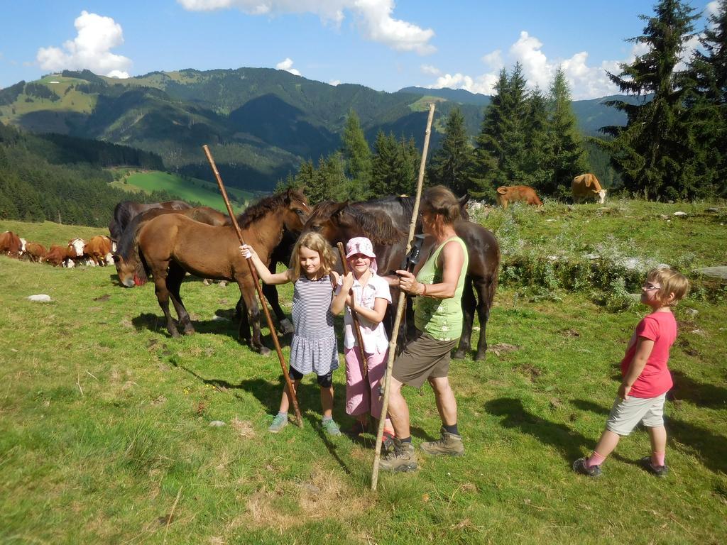 Oberdeutinghof Apartment Saalfelden ภายนอก รูปภาพ
